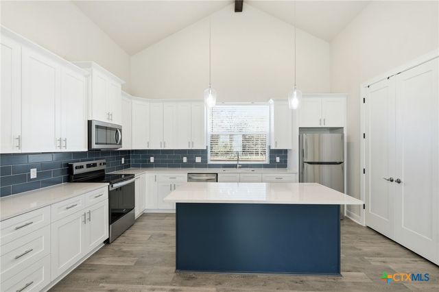 193 Waikakaaua Drive, Bastrop, TX 78602