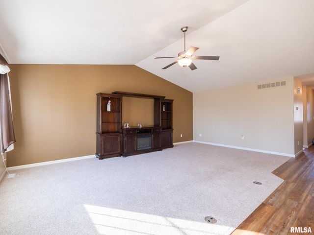 1414 CALVIN Drive, Washington, IL 61571