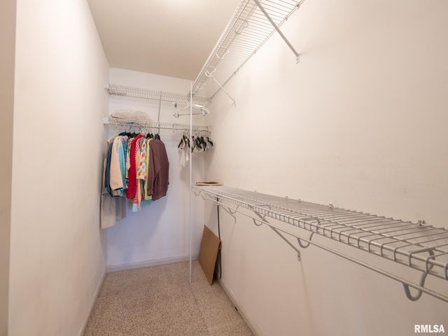 1414 CALVIN Drive, Washington, IL 61571