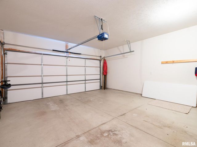 1414 CALVIN Drive, Washington, IL 61571