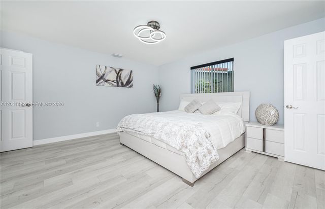 810 S Rainbow Dr 0, Hollywood, FL 33021