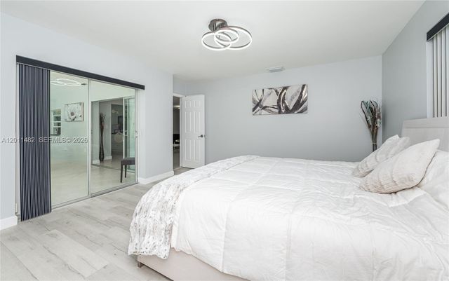 810 S Rainbow Dr 0, Hollywood, FL 33021