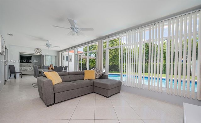 810 S Rainbow Dr 0, Hollywood, FL 33021