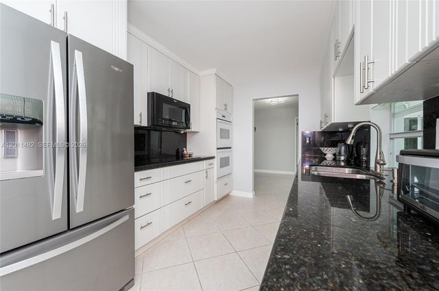 810 S Rainbow Dr 0, Hollywood, FL 33021