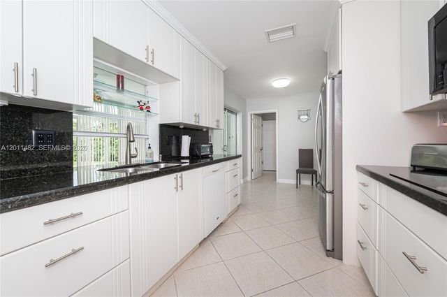 810 S Rainbow Dr 0, Hollywood, FL 33021