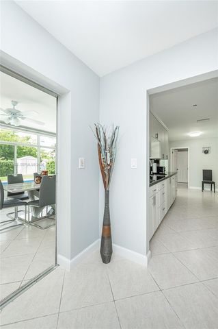 810 S Rainbow Dr 0, Hollywood, FL 33021