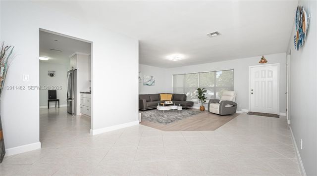 810 S Rainbow Dr 0, Hollywood, FL 33021