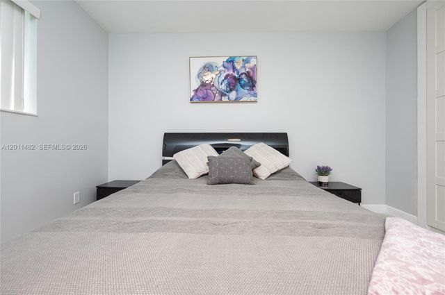 810 S Rainbow Dr 0, Hollywood, FL 33021