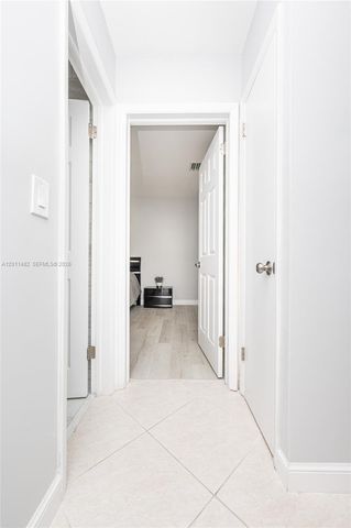 810 S Rainbow Dr 0, Hollywood, FL 33021