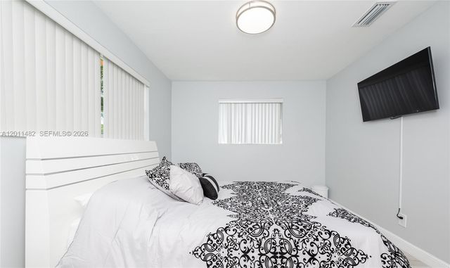 810 S Rainbow Dr 0, Hollywood, FL 33021