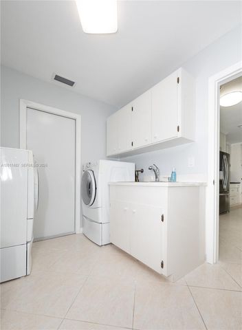 810 S Rainbow Dr 0, Hollywood, FL 33021
