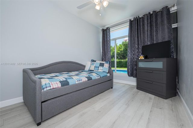 810 S Rainbow Dr 0, Hollywood, FL 33021