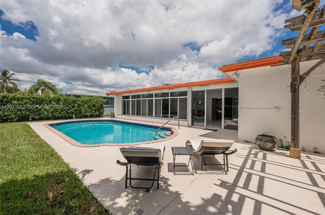 810 S Rainbow Dr 0, Hollywood, FL 33021