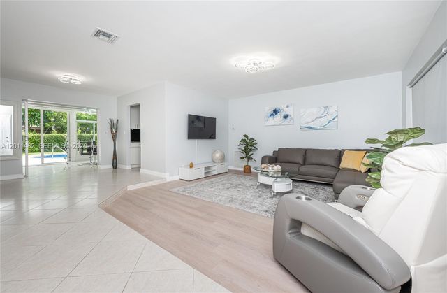 810 S Rainbow Dr 0, Hollywood, FL 33021
