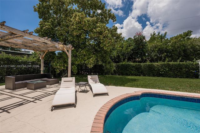 810 S Rainbow Dr 0, Hollywood, FL 33021