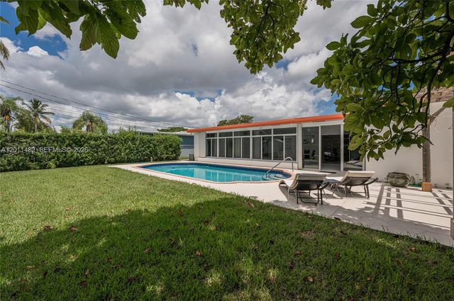810 S Rainbow Dr 0, Hollywood, FL 33021