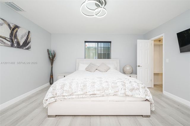 810 S Rainbow Dr 0, Hollywood, FL 33021