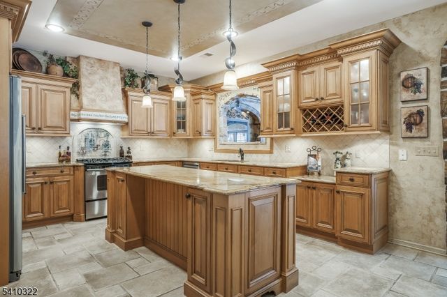 1 Tartan Dr, Bernards Twp., NJ 07920