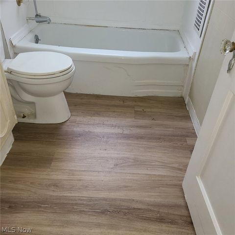 16308 Nela View Road, Cleveland, OH 44112