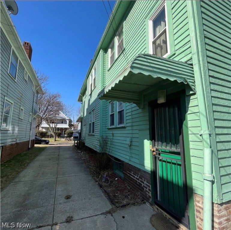 16308 Nela View Road, Cleveland, OH 44112