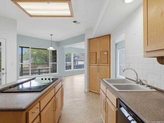 968 Queens Dr., New Braunfels, TX 78130