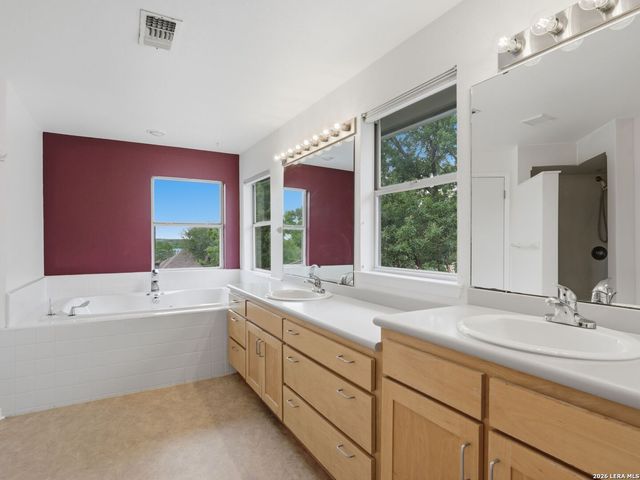 968 Queens Dr., New Braunfels, TX 78130