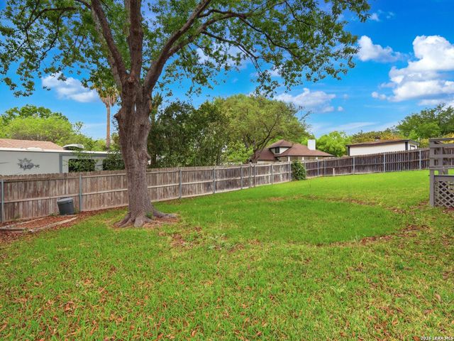 968 Queens Dr., New Braunfels, TX 78130