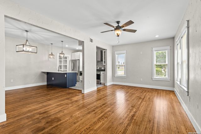 424 Club, San Antonio, TX 78201