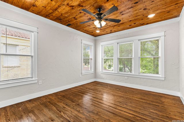 424 Club, San Antonio, TX 78201