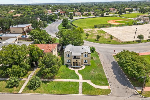 424 Club, San Antonio, TX 78201