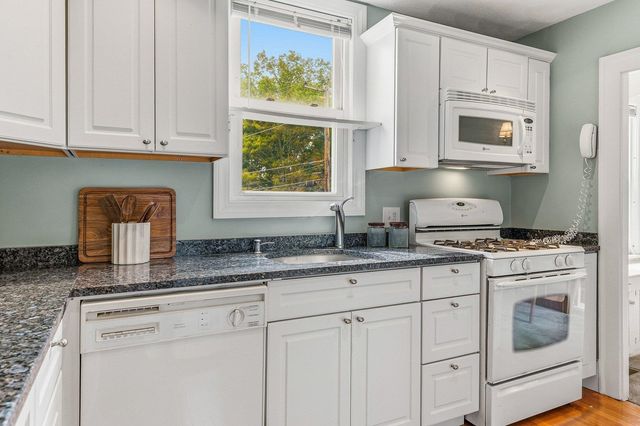 131 Jones Avenue, Portsmouth, NH 03801