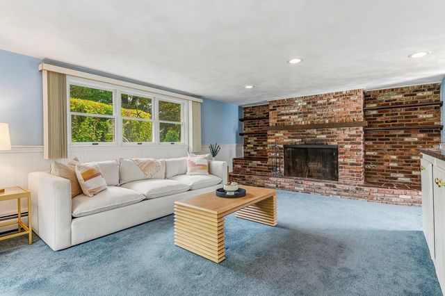 131 Jones Avenue, Portsmouth, NH 03801