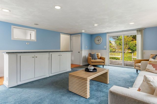 131 Jones Avenue, Portsmouth, NH 03801