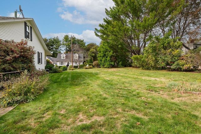 131 Jones Avenue, Portsmouth, NH 03801