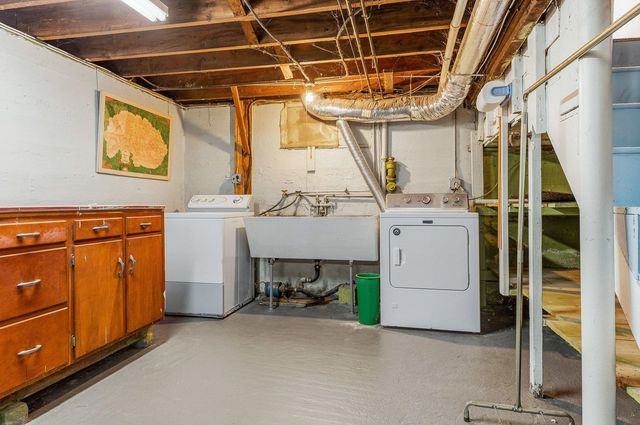 131 Jones Avenue, Portsmouth, NH 03801
