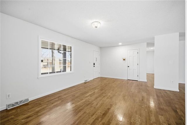 12718 Crystal Avenue, Grandview, MO 64030