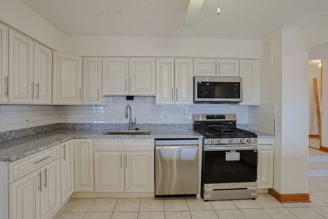 8815 W Golf Road 6I, Niles, IL 60714