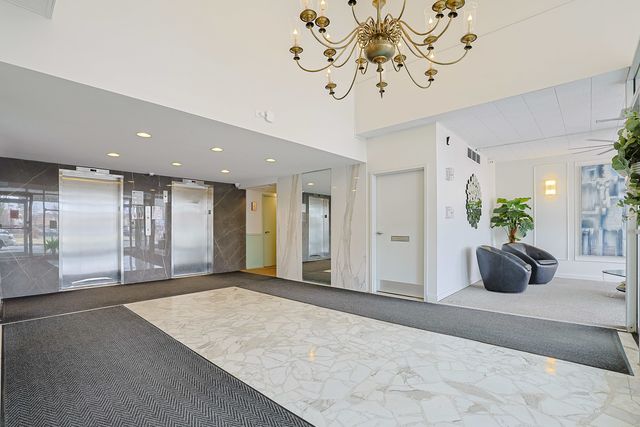 8815 W Golf Road 6I, Niles, IL 60714