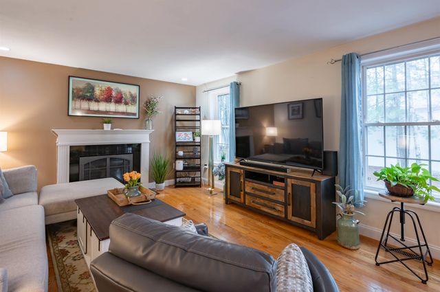 2 Lowther Place, Nashua, NH 03062
