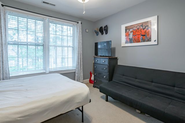 2 Lowther Place, Nashua, NH 03062