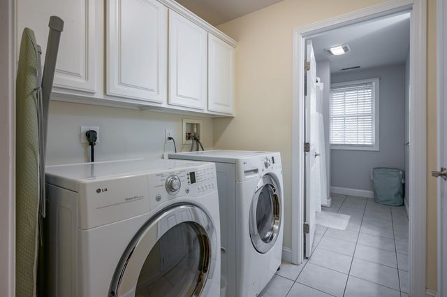 2 Lowther Place, Nashua, NH 03062