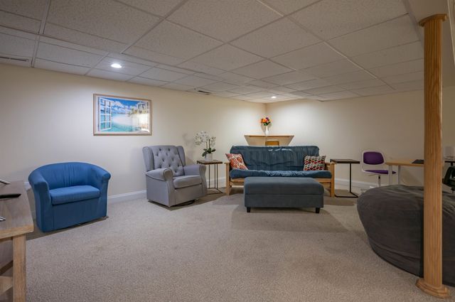 2 Lowther Place, Nashua, NH 03062