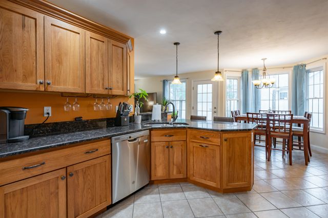 2 Lowther Place, Nashua, NH 03062