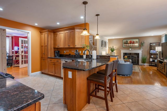 2 Lowther Place, Nashua, NH 03062