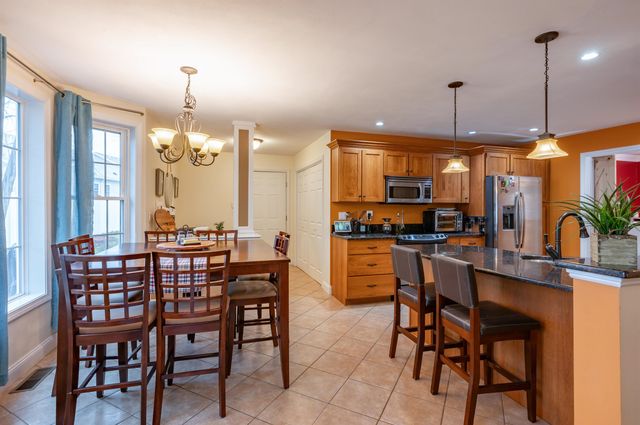2 Lowther Place, Nashua, NH 03062