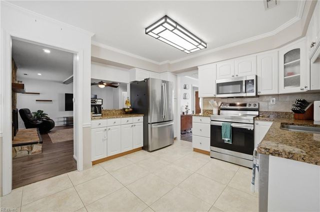 1721 Star Lake DR, Virginia Beach, VA 23453