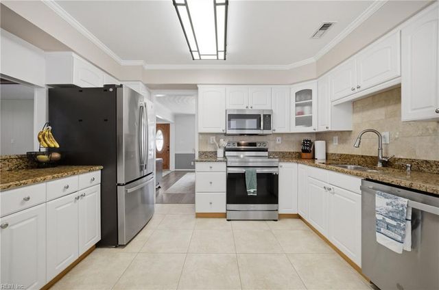 1721 Star Lake DR, Virginia Beach, VA 23453