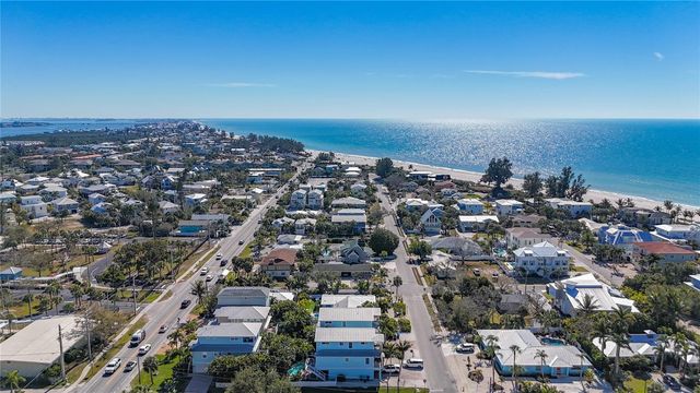 4805 2ND AVENUE, Holmes Beach, FL 34217