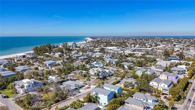 4805 2ND AVENUE, Holmes Beach, FL 34217