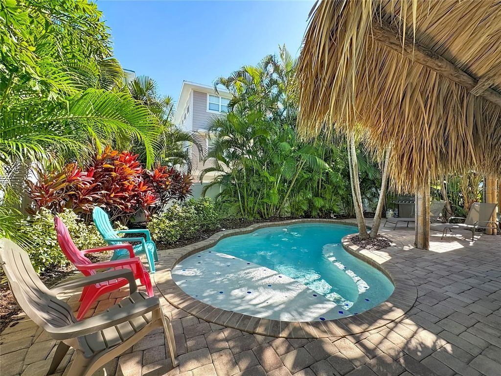 Image 12 of property listing at 4805 2ND AVENUE, Holmes Beach, FL 34217